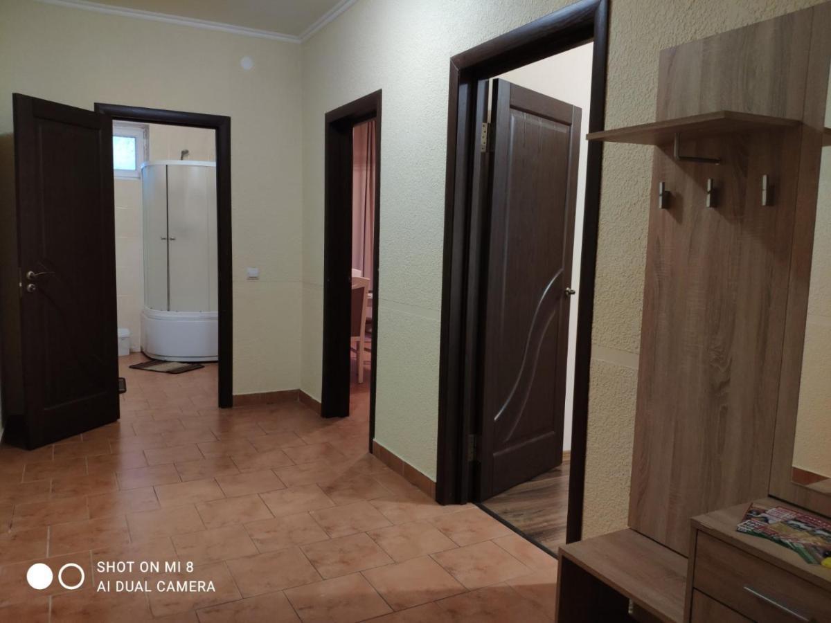 Apartments Domovik Мостова 5 Кв 44 Mukacheve Exterior photo