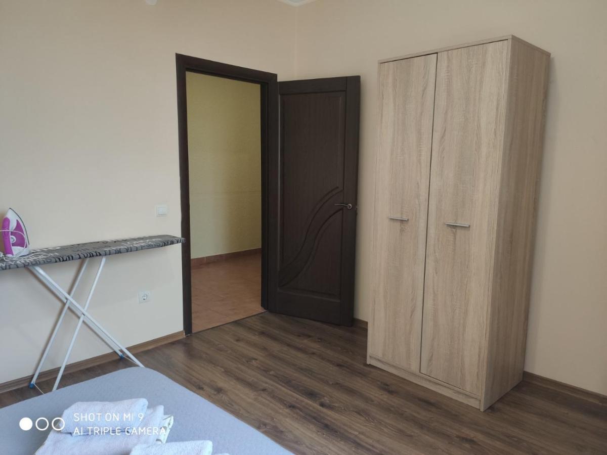 Apartments Domovik Мостова 5 Кв 44 Mukacheve Exterior photo